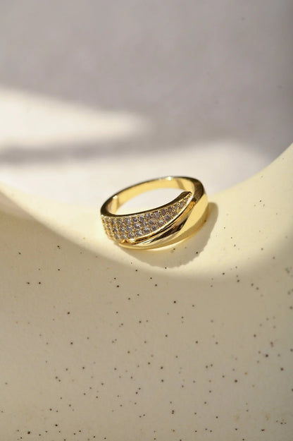 Elegant Gold Ring with Sparkling Stones (Buy 1 Get 1 Free)
