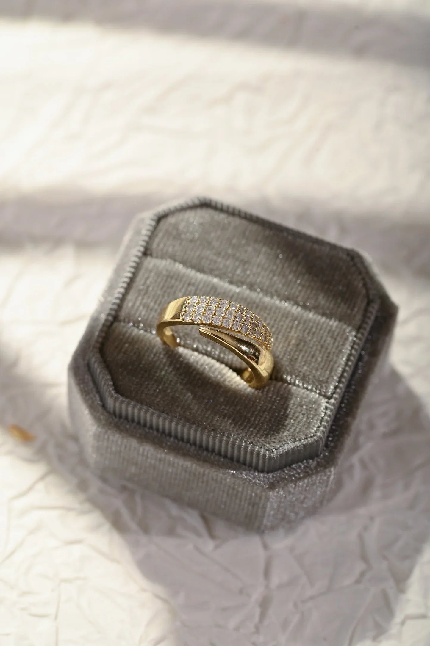 Elegant Gold Ring with Sparkling Stones (Buy 1 Get 1 Free)