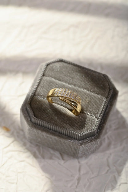 Elegant Gold Ring with Sparkling Stones (Buy 1 Get 1 Free)